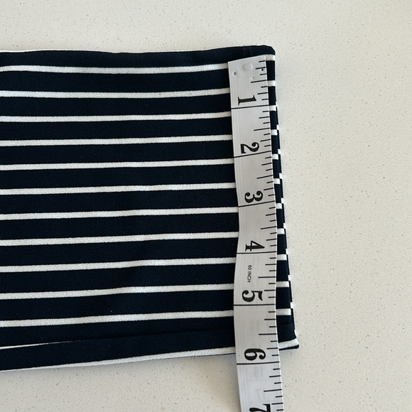 ✨Host pick ✨Chic Striped Sleeveless Jumpsuit NWOT - Picture 11 of 11